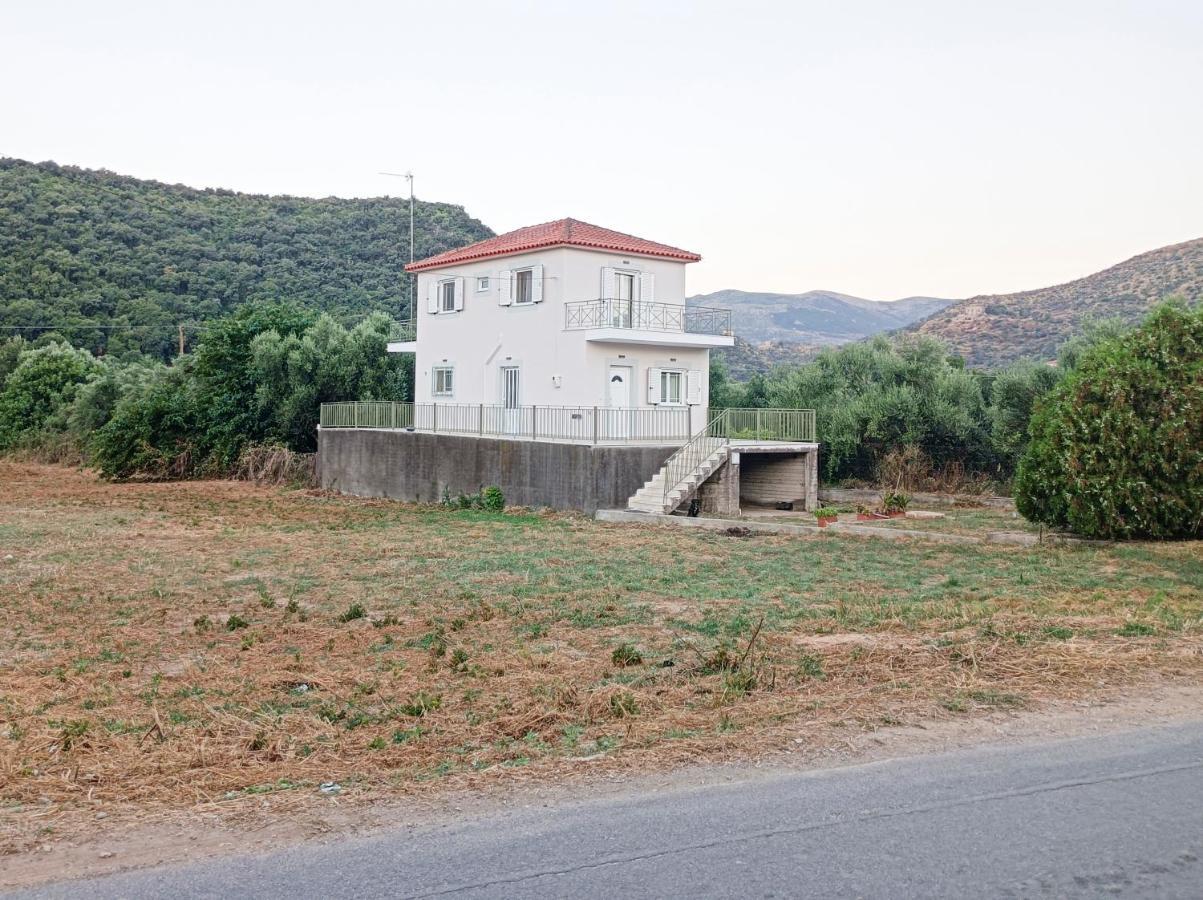 Zoi'S Hοuse.Vacation Home In Mani Near Vathi Beach Exterior photo